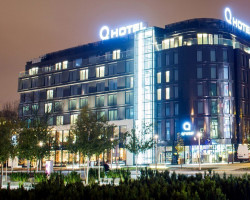q hotel
